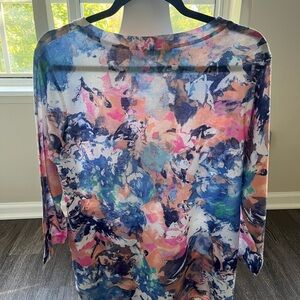 Women’s Abstract print sweater. 3/4 length sleeves. Size L